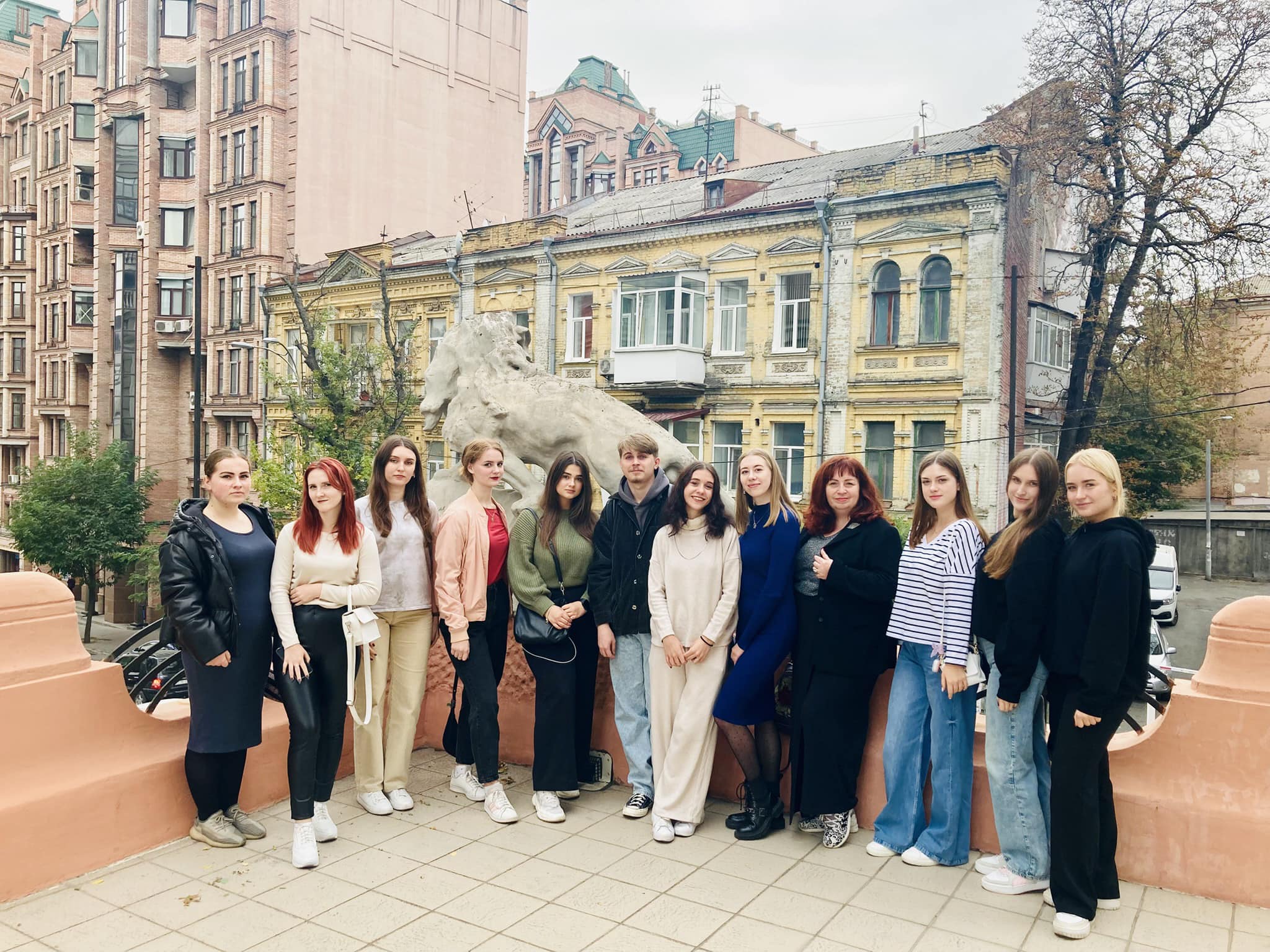 ПРОДОВЖУЄМО ТРАДИЦІЇ ВИЇЗНИХ ЗАНЯТЬ: УКРАЇНСЬКІ ФІЛОЛОГИ В МУЗЕЇ ШІСТДЕСЯТНИЦТВА