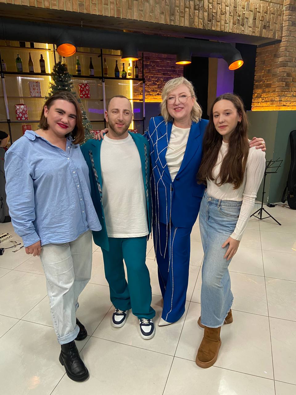 Maibutni_veduchi_na_ziomkakh_Novorichnoho_MuzRoom