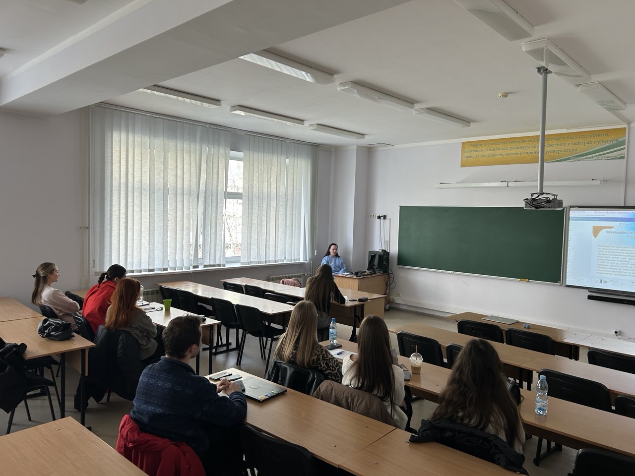 Vidkryta lektsiia v Universyteti Hrinchenka: yak media vykorystovuiut informatsiinu blokadu ta yednist interpretatsii