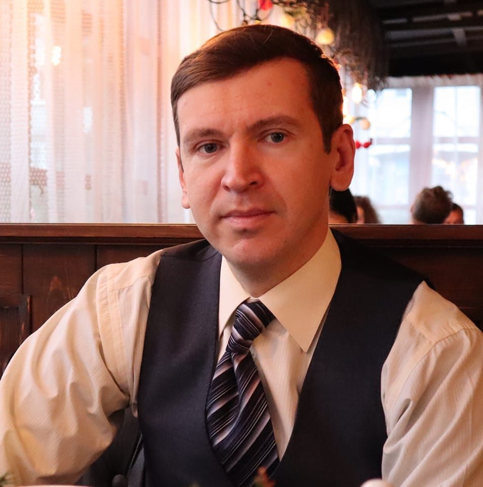 Блакитний М