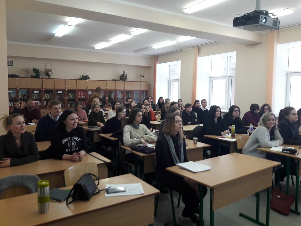 Професор Лаура Сальмон Професор Лаура Сальмон